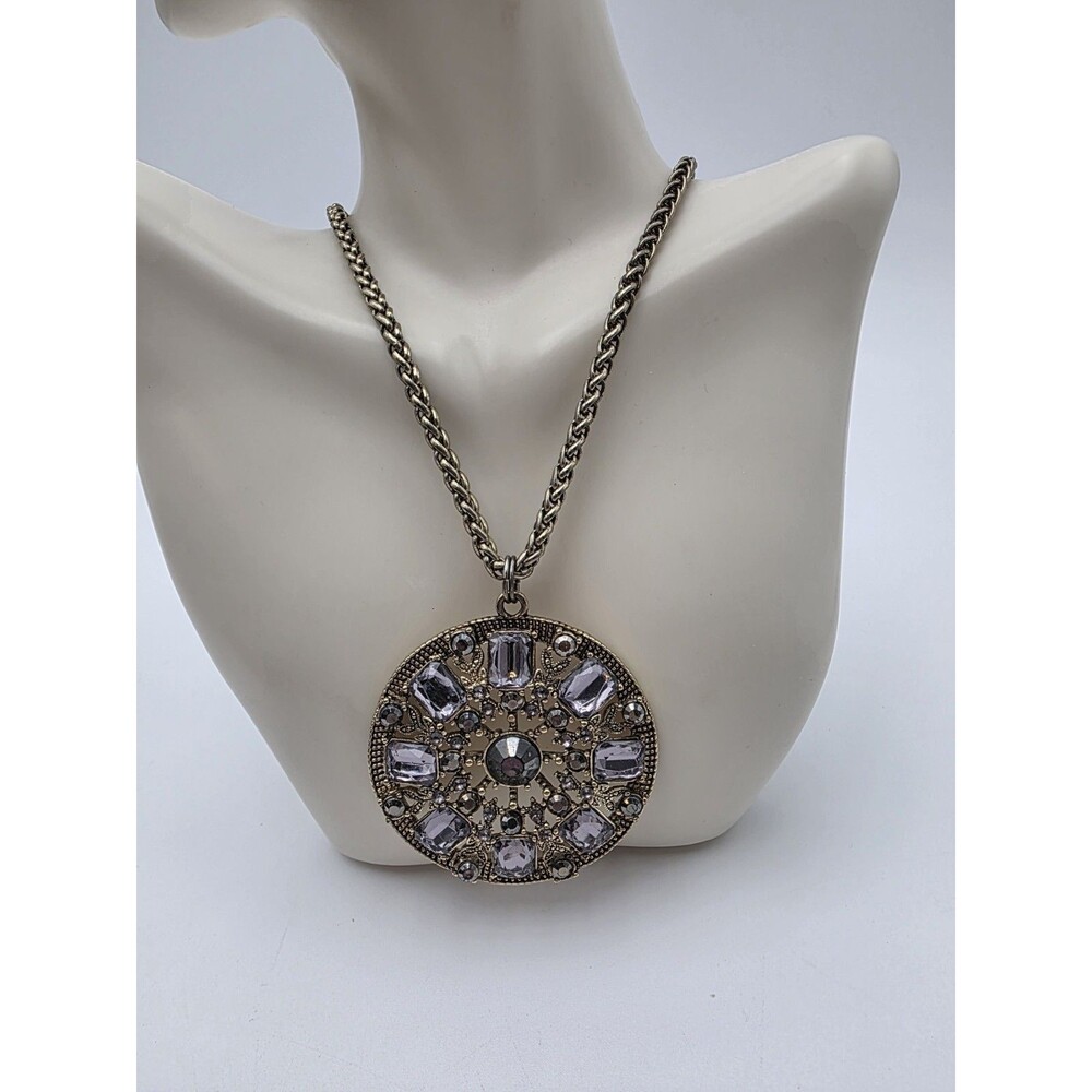 Medallion Pendant Necklace Vtg Avon Nina Ricci 18" + 2 1/2" Pendant 2"